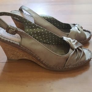 Green satin cork wedge